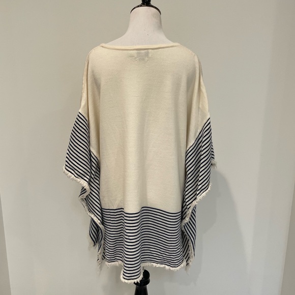 Vineyard Vines Poncho Sweater - Picture 4 of 5